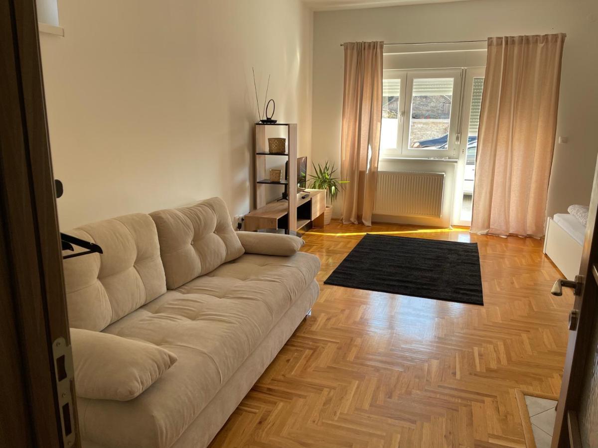 Apartman Sunny سومبور المظهر الخارجي الصورة