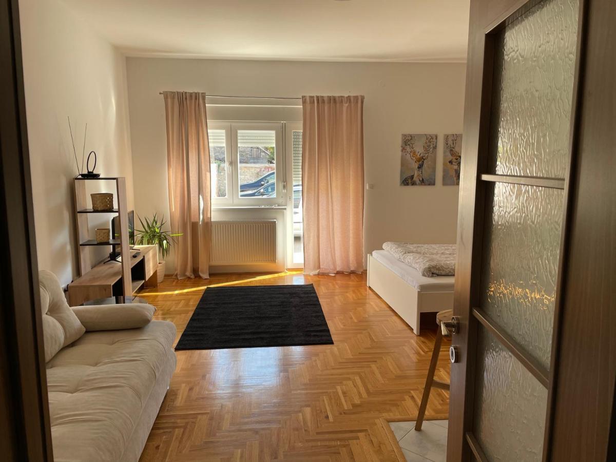 Apartman Sunny سومبور المظهر الخارجي الصورة
