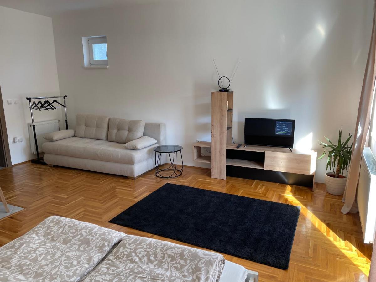 Apartman Sunny سومبور المظهر الخارجي الصورة
